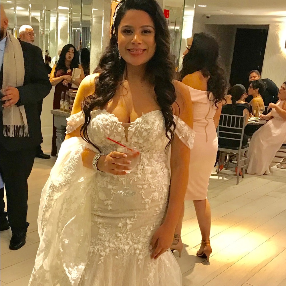 SOLD Martina Liana 1057 wedding dress. Worn a few hours